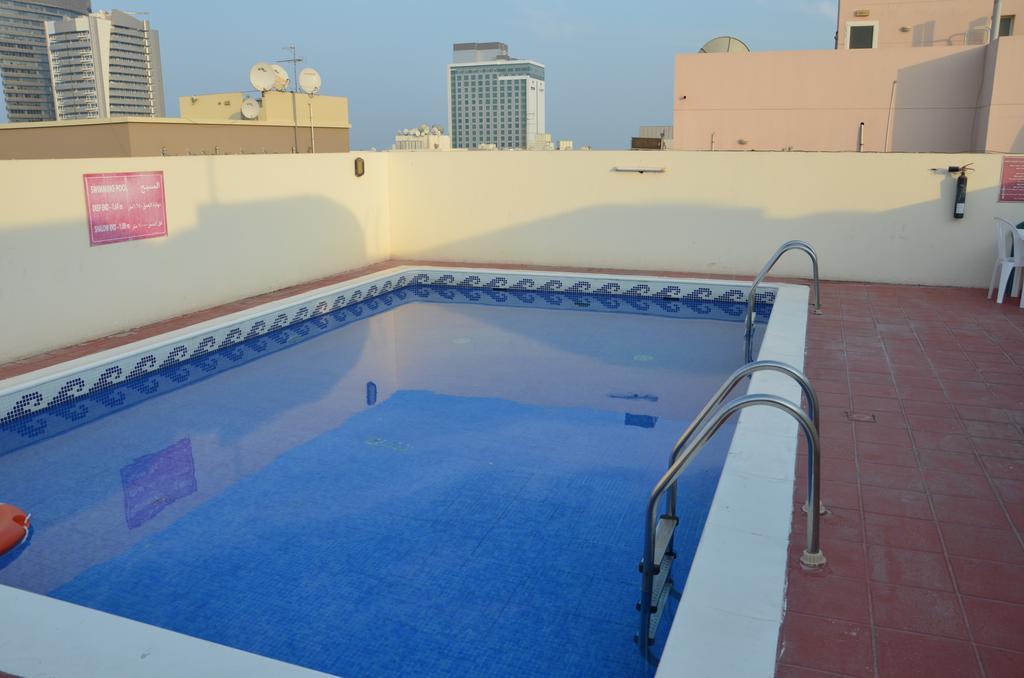 Premiere Hotel Apartments Dubai Esterno foto