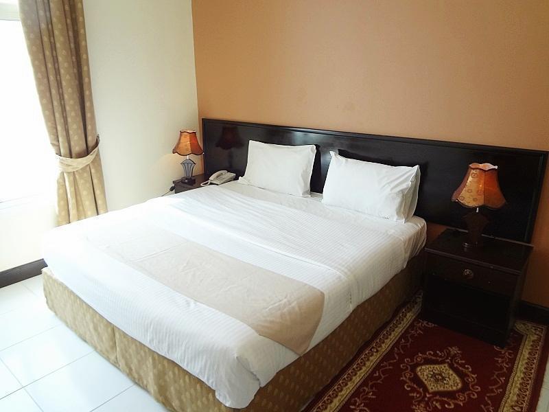 Premiere Hotel Apartments Dubai Esterno foto